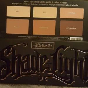 KAT VON D SHADE & LIGHT POWDER CONTOUR PALETTE
